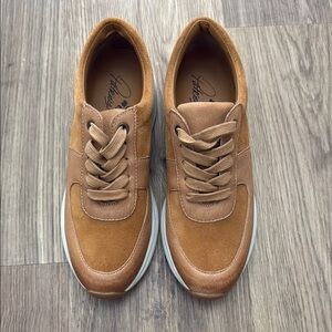 NWOT Patricia Nash Leather Milano Sneaker Color Desert Size 6